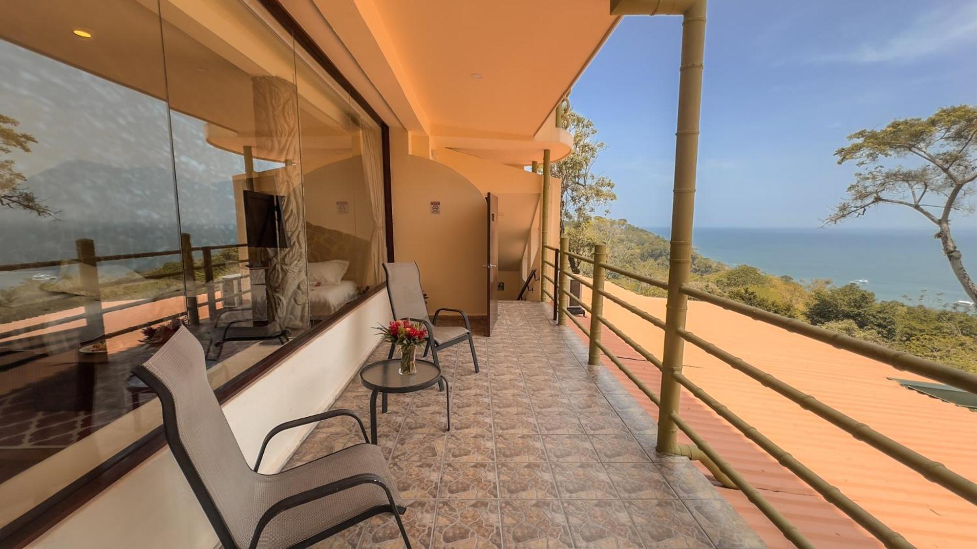 Issimo Suites (Adults Only) Manuel Antonio Εξωτερικό φωτογραφία