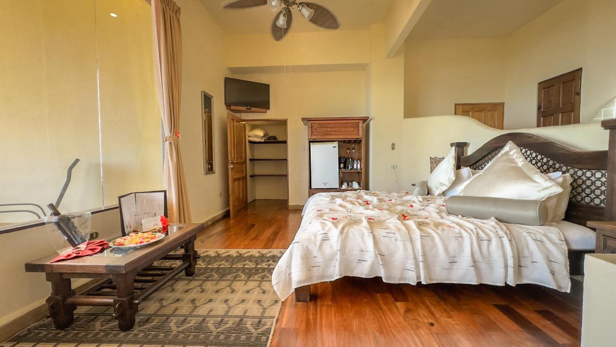 Issimo Suites (Adults Only) Manuel Antonio Εξωτερικό φωτογραφία
