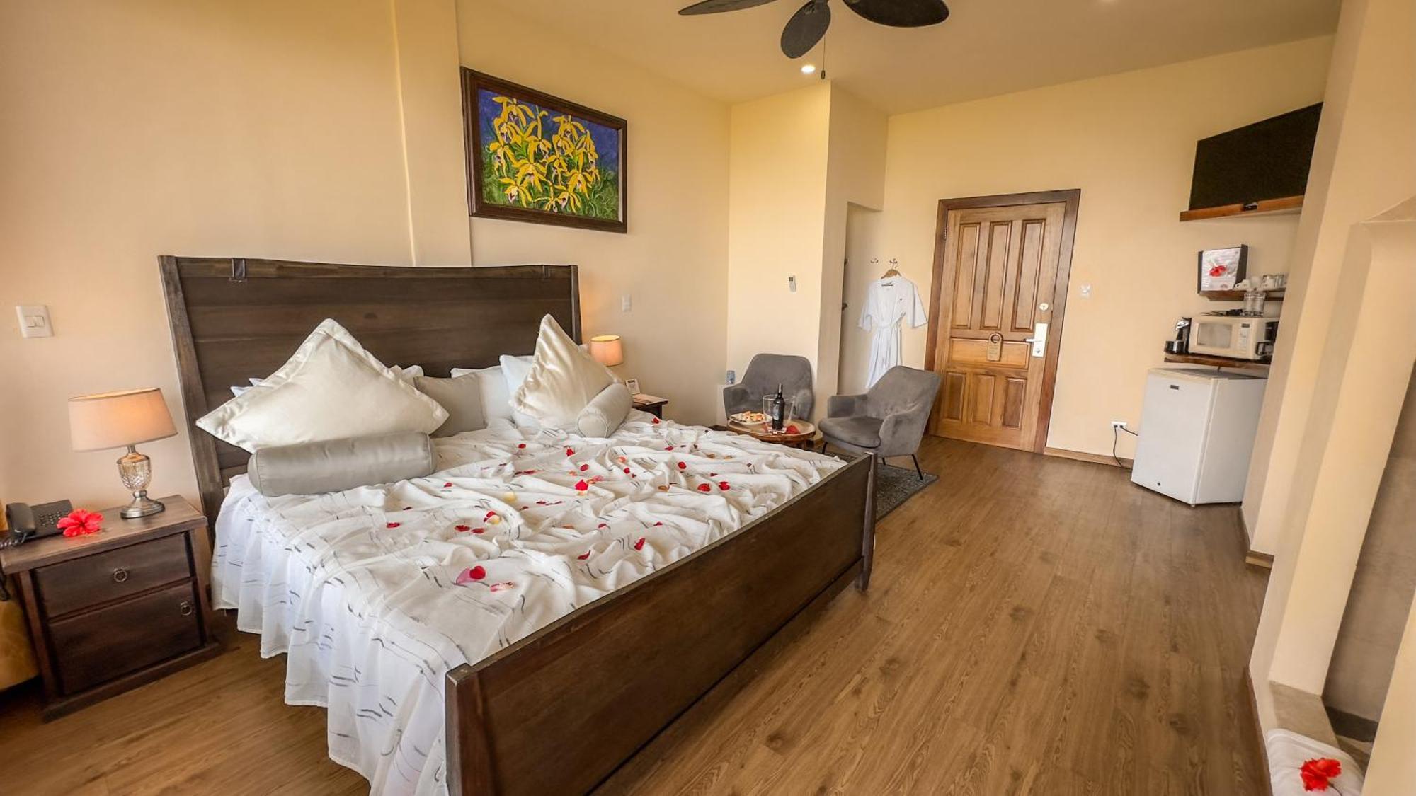 Issimo Suites (Adults Only) Manuel Antonio Εξωτερικό φωτογραφία